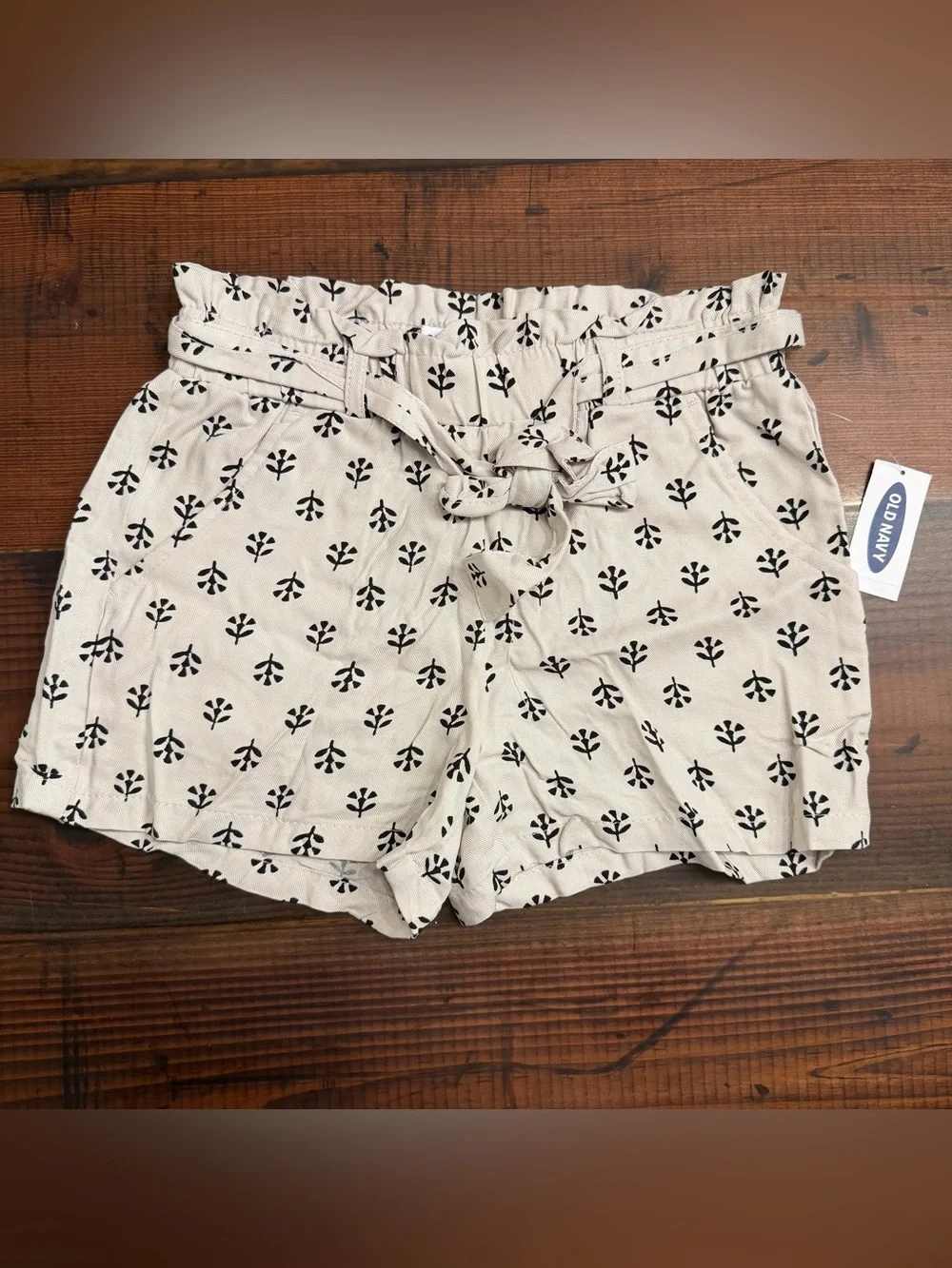Old Navy Girls Size 8 cream/black Floral Paperbag Waist Shorts NWT